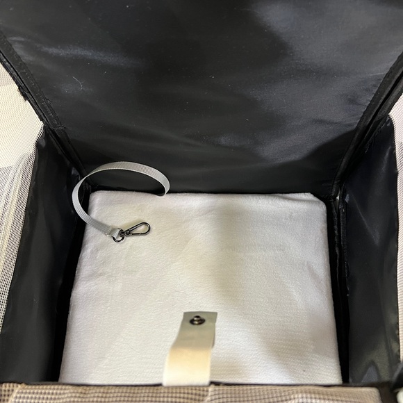 EUC Texsens pet backpack - Picture 4 of 9